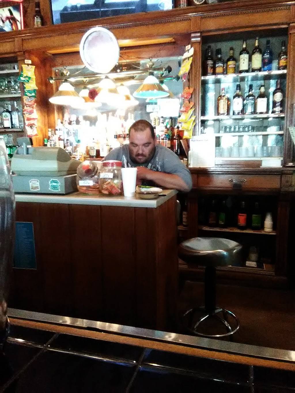 B & B | restaurant | 1423 Culbertson Ave, New Albany, IN 47150, USA | 8127259955 OR +1 812-725-9955