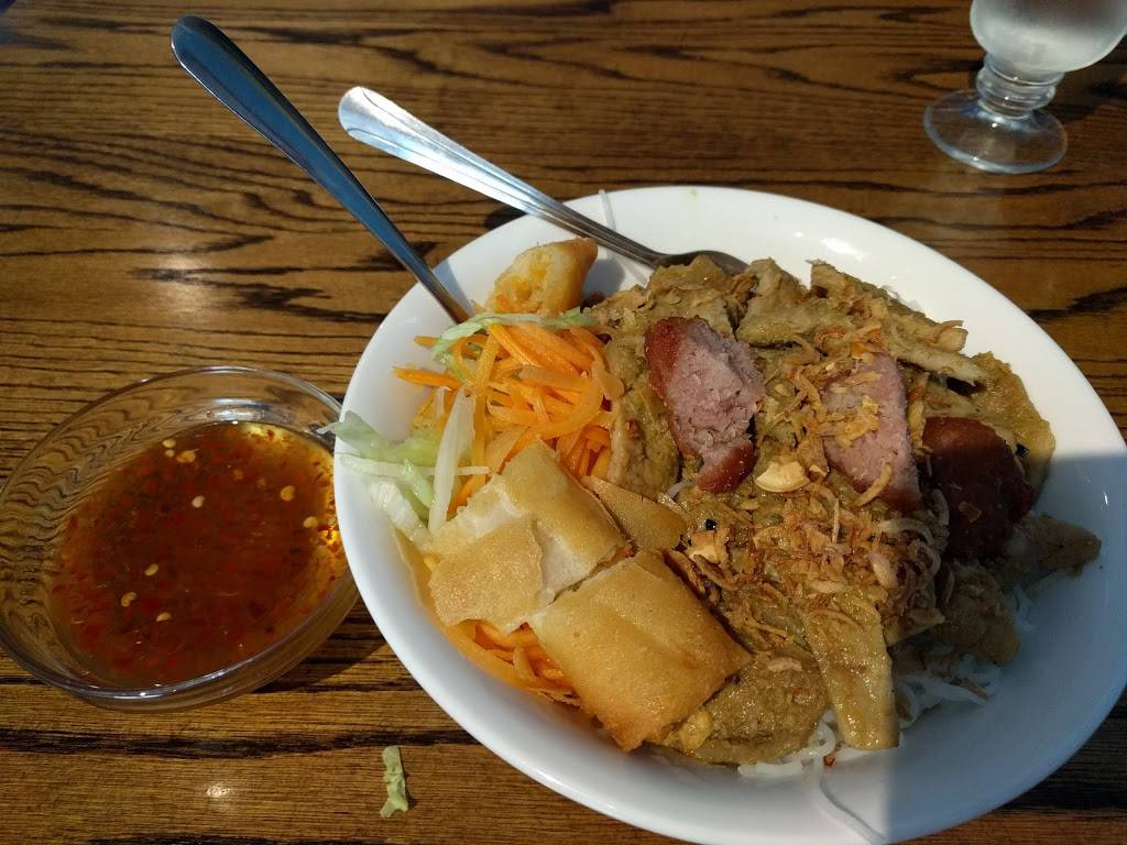 Nha Trang Cafe | restaurant | 21 Ridout St W, Tillsonburg, ON N4G 2C9, Canada | 5196887366 OR +1 519-688-7366
