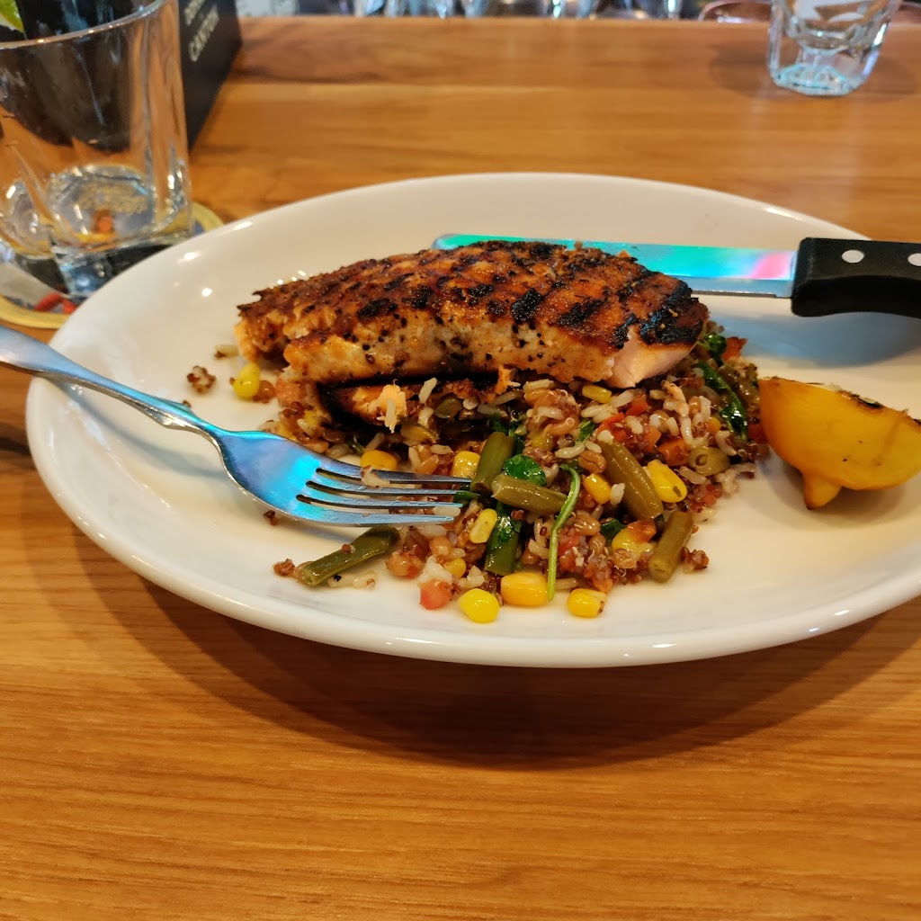 Twin Peaks Auburn Hills | restaurant | 2443 N Squirrel Rd, Auburn Hills, MI 48326, USA | 9478862577 OR +1 947-886-2577