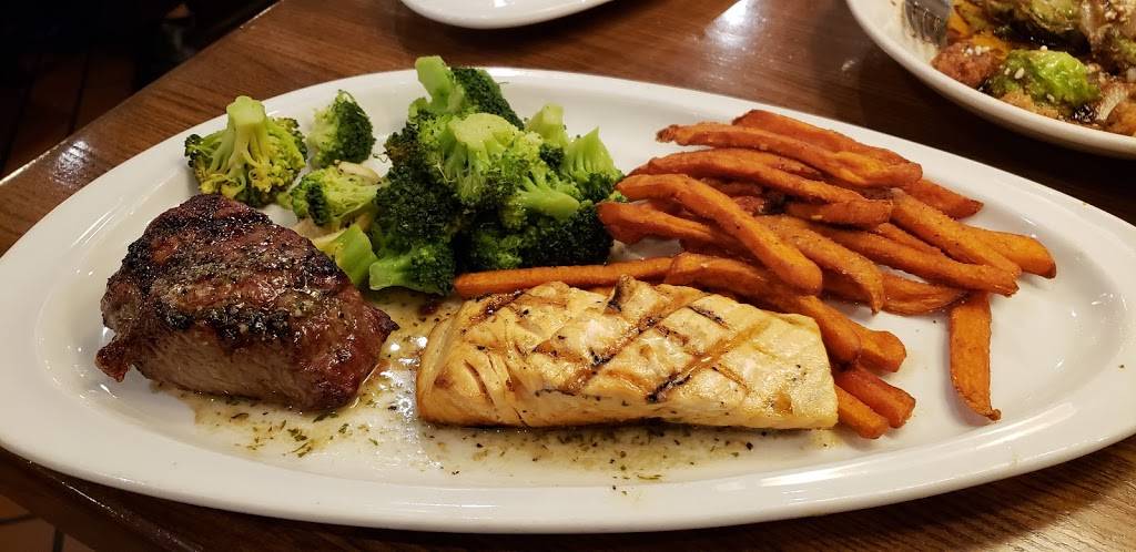 TGI Fridays | restaurant | 6721 La Tijera Blvd, Los Angeles, CA 90045, USA | 3103371143 OR +1 310-337-1143