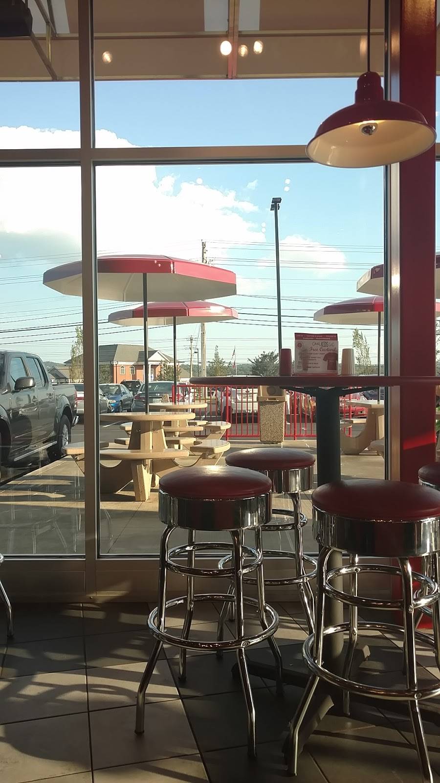 Freddies Frozen Custard | restaurant | 4320 W Andrew Johnson Hwy, Morristown, TN 37814, USA | 4238392331 OR +1 423-839-2331