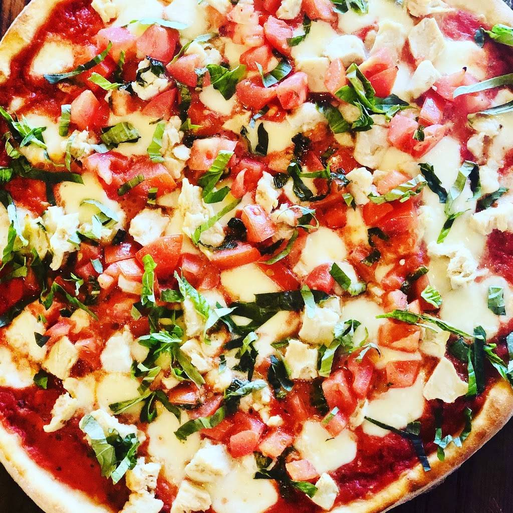 Aurora Pizzeria and Pasta Kitchen | restaurant | 27 Jenners Village Ctr, West Grove, PA 19390, West Grove, PA 19390, USA | 6108698811 OR +1 610-869-8811