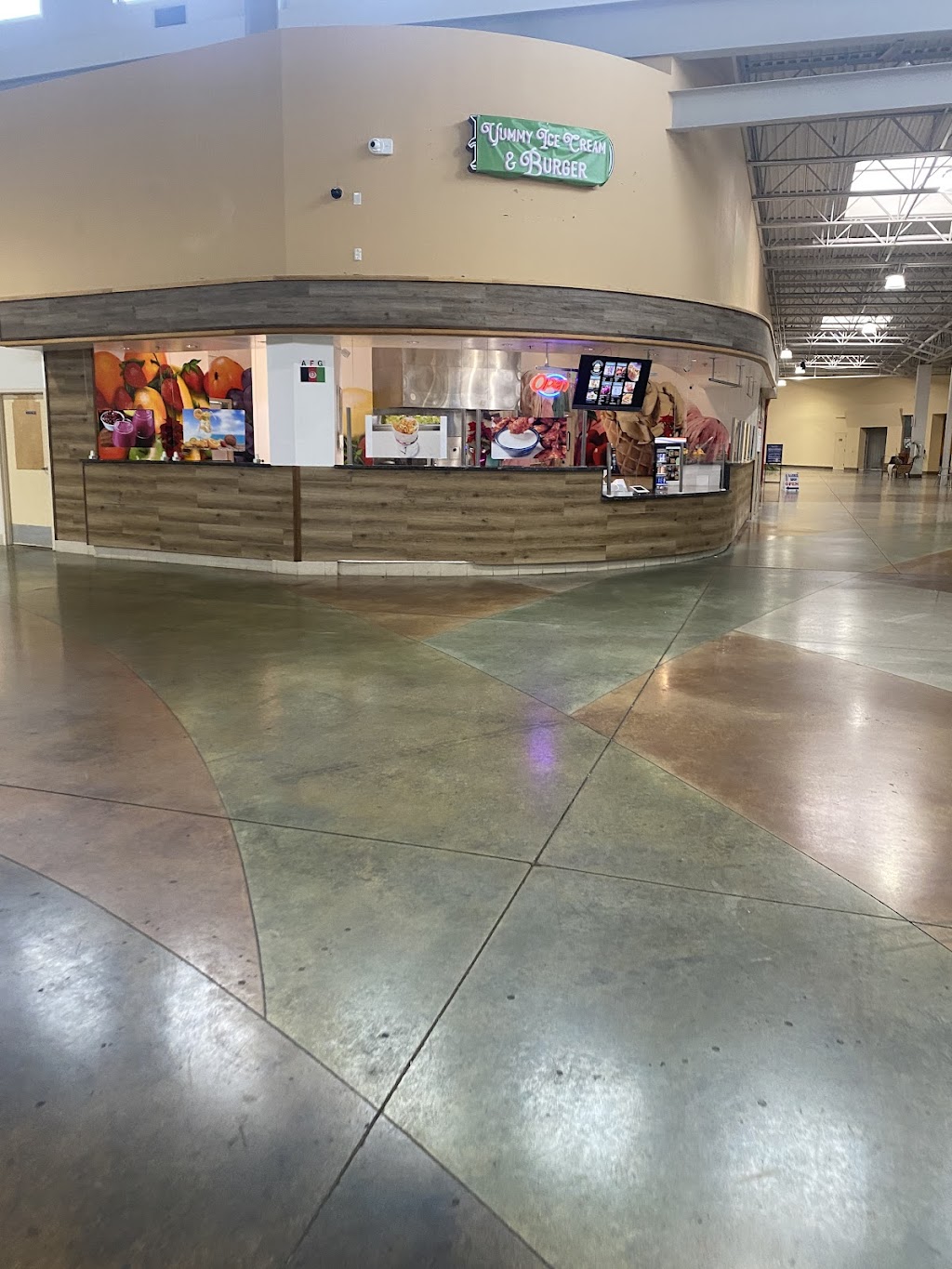 Yummy Ice Cream & Burger Shiryakh and halal burger | restaurant | INSIDE THE COUNTRY CLUB PALAZA MALL, 2380 Watt Ave Suite 330, Sacramento, CA 95825, USA | 9168497713 OR +1 916-849-7713