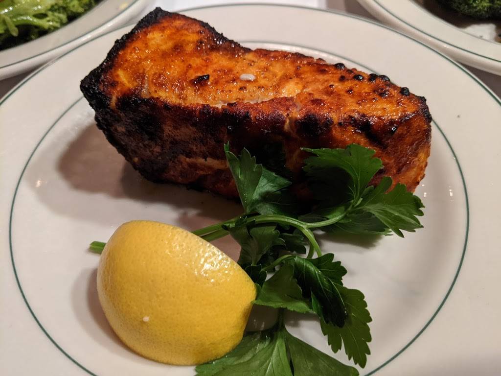 Bryant & Cooper | restaurant | 2 Middle Neck Rd, Roslyn, NY 11576, USA | 5166277270 OR +1 516-627-7270