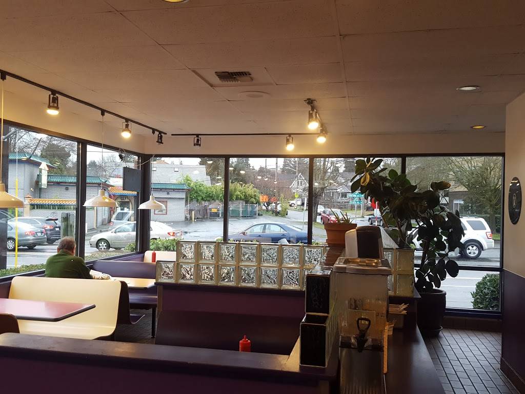 Kidd Valley | restaurant | 4910 Green Lake Way N, Seattle, WA 98103, USA | 2065470121 OR +1 206-547-0121