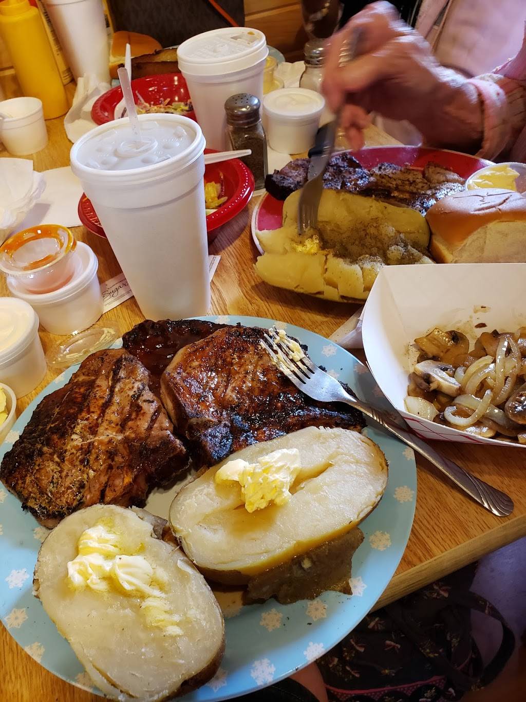 Ole Hitchin Post | restaurant | 109 Center St, Larwill, IN 46764, USA | 2602481270 OR +1 260-248-1270