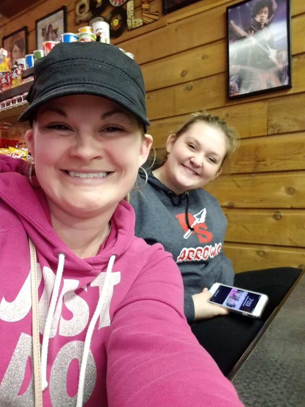 Saucy Jacks | restaurant | 139 Main St, Camden, OH 45311, USA | 9377873024 OR +1 937-787-3024