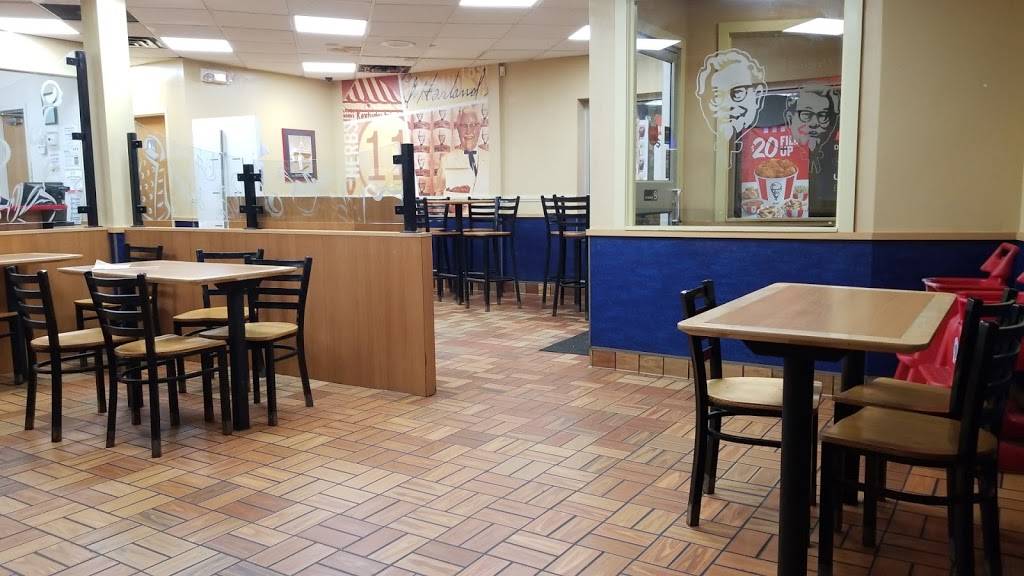 KFC | restaurant | 4301 Main St, Bridgeport, CT 06606, USA | 2033650542 OR +1 203-365-0542