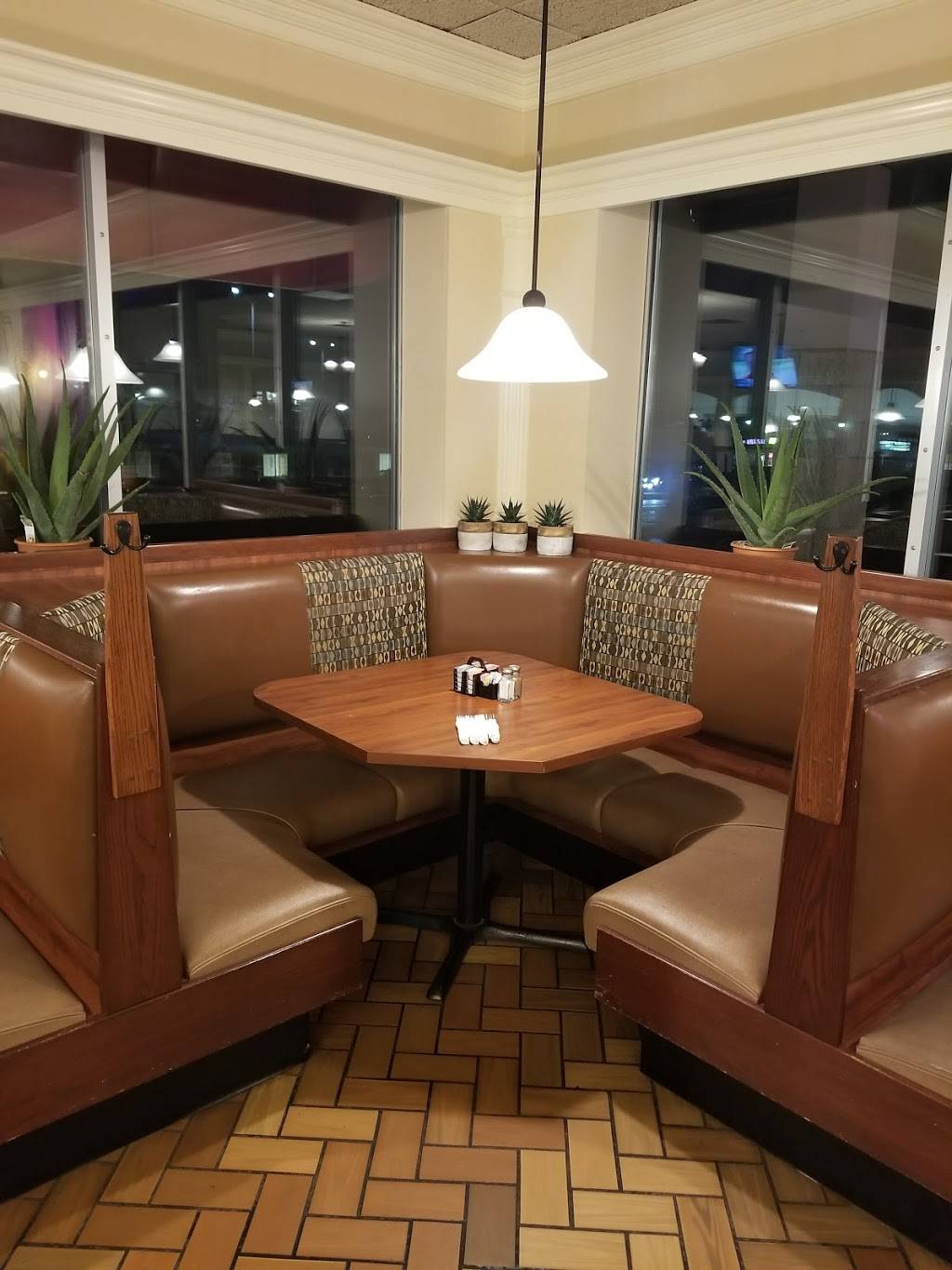 Ardianas Restaurant | restaurant | 41602 W 10 Mile Rd, Novi, MI 48375, USA | 2483492470 OR +1 248-349-2470