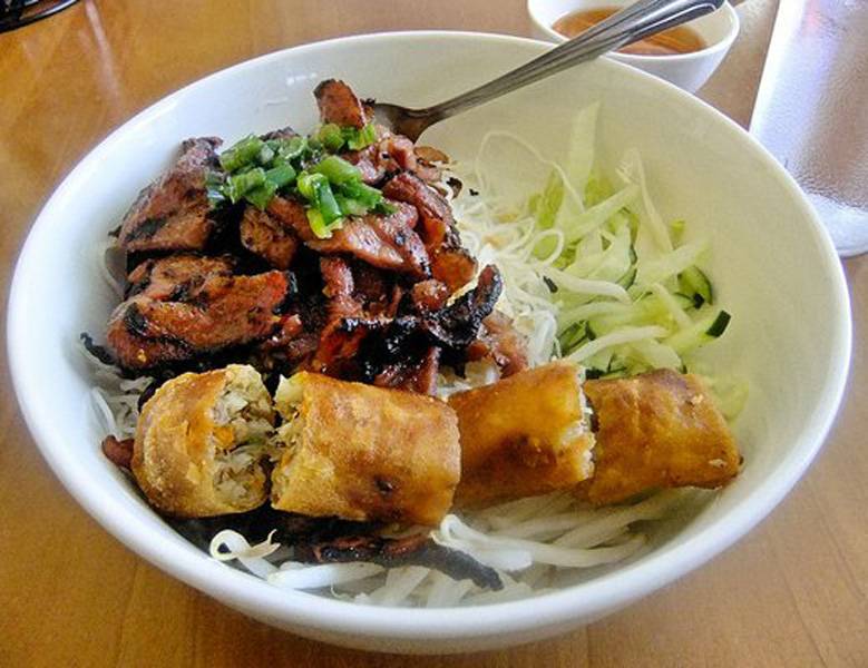 Nam Van Noodle Café | restaurant | 113 Los Altos Pkwy, Sparks, NV 89436, USA | 7756269898 OR +1 775-626-9898