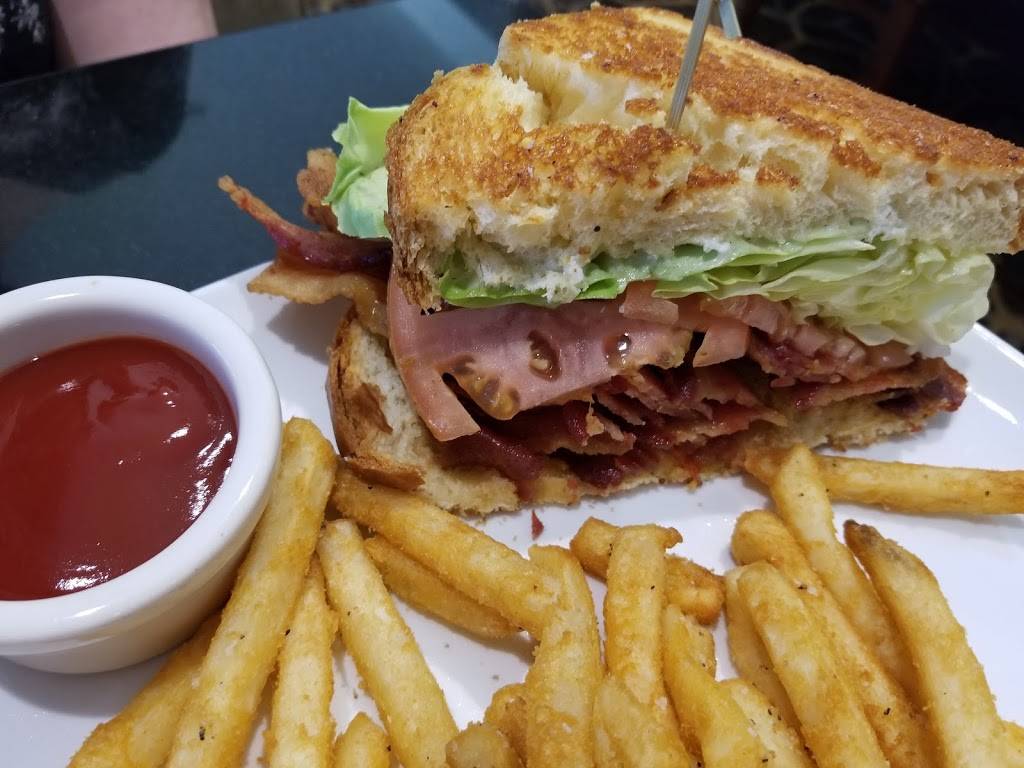 Porters Steakhouse | restaurant | 1000 Eastport Plaza Dr, Collinsville, IL 62234, USA | 6183452400 OR +1 618-345-2400