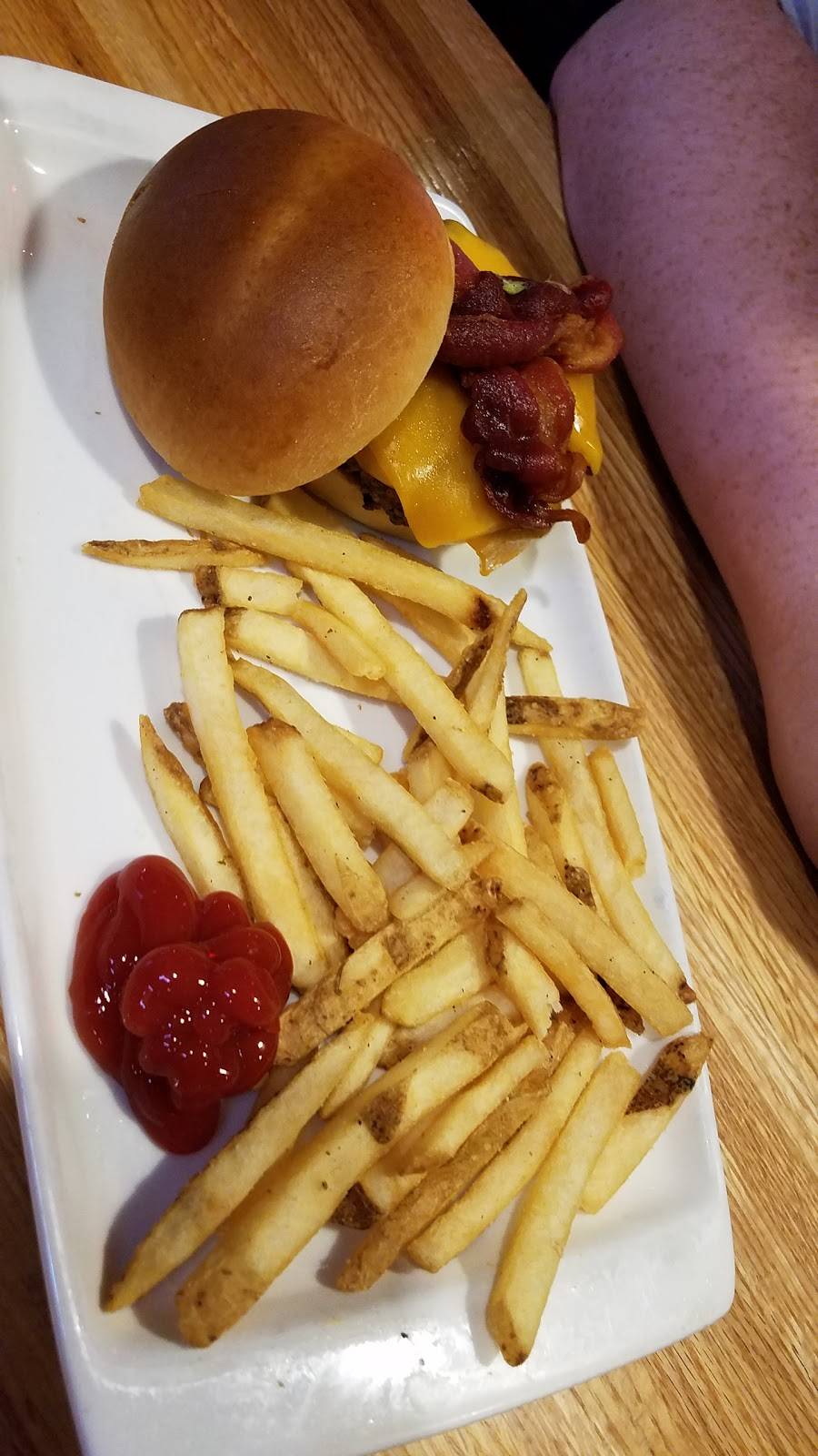 Applebees Grill + Bar | restaurant | 1917 Cobbs Ford Rd, Prattville, AL 36066, USA | 3343618899 OR +1 334-361-8899