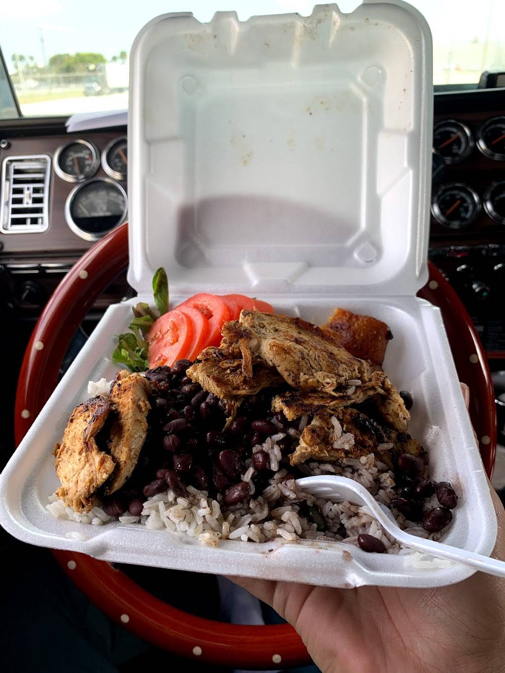 Pan con Timba Food Truck | restaurant | 6150 NW 17th St, Miami, FL 33126, USA | 3055723204 OR +1 305-572-3204