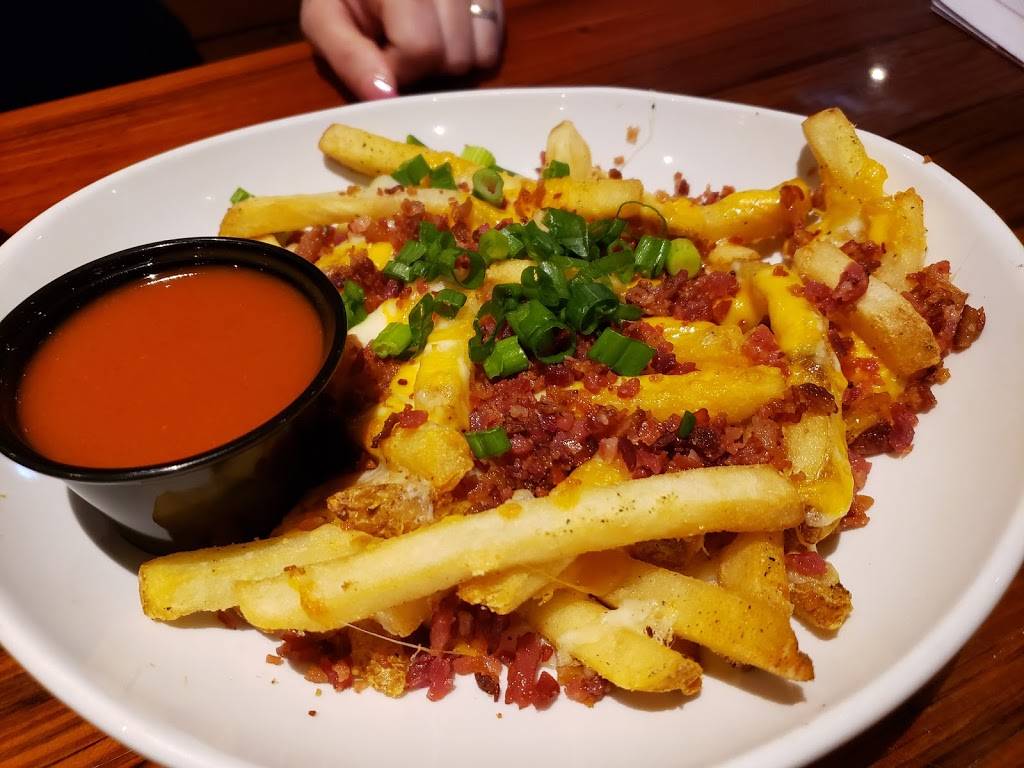 Millers Ale House - Orlando Alafaya | restaurant | 641 N Alafaya Trail, Orlando, FL 32828, USA | 4077360333 OR +1 407-736-0333