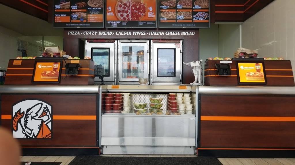 Little Caesars Pizza | meal takeaway | 5961 Highland Rd, Waterford Twp, MI 48327, USA | 2486740472 OR +1 248-674-0472