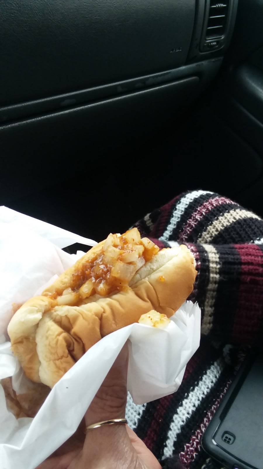 Corner Dog House | restaurant | 102 E Mary St, Bristol, VA 24201, USA | 2766692231 OR +1 276-669-2231