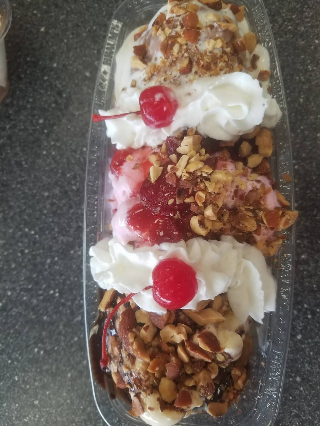 Braums Ice Cream & Burger Restaurant | restaurant | 2509 8th Ave, Fort Worth, TX 76110, USA | 8179265558 OR +1 817-926-5558