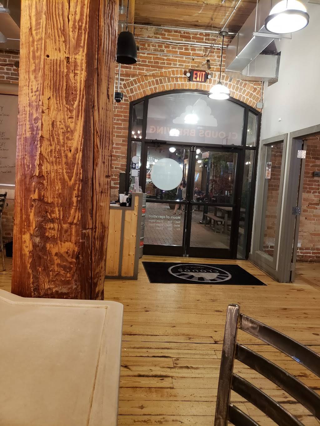 Clouds Brewing | restaurant | 905 W Main St #22, Durham, NC 27701, USA | 9192518096 OR +1 919-251-8096