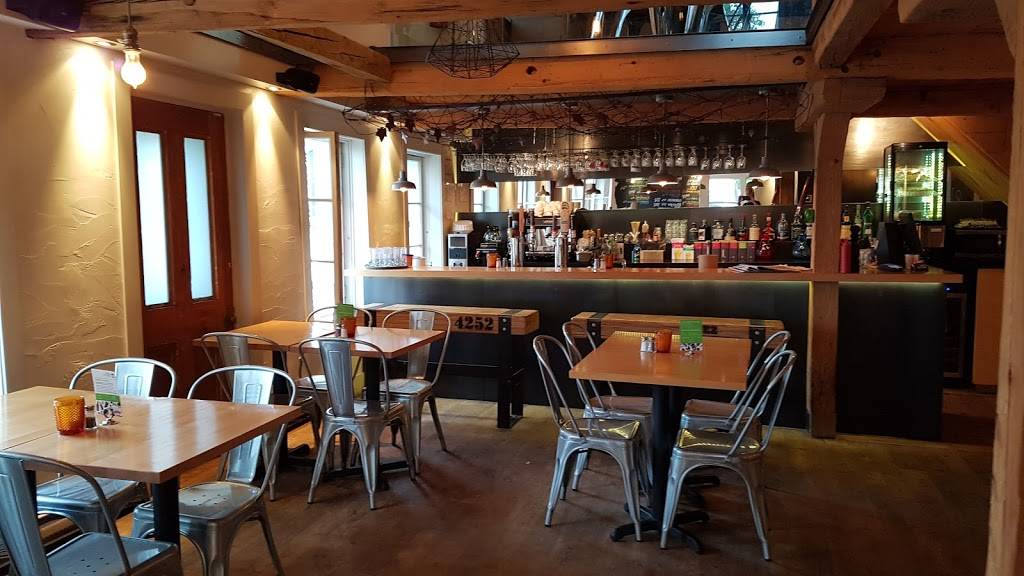 Chez Victor | restaurant | 4252 Rue Saint-Félix, Québec, QC G1Y 1X5, Canada | 4182043101 OR +1 418-204-3101