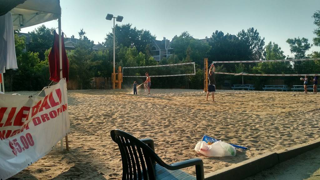 Gibbys Big Backyard | restaurant | 1555 S Havana St Unit W, Aurora, CO 80012, USA | 3037555944 OR +1 303-755-5944