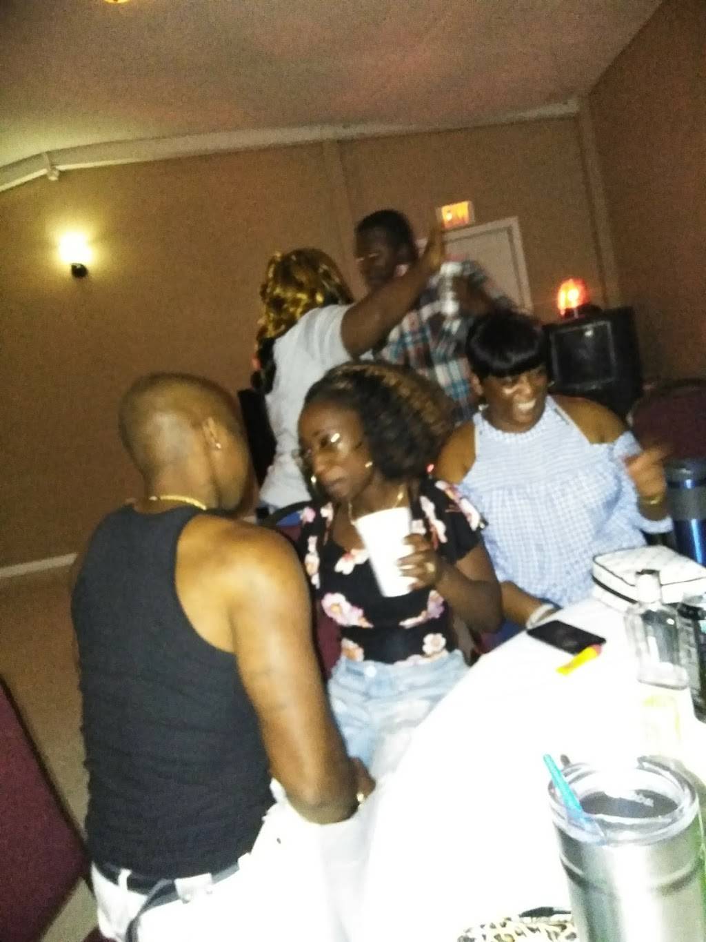 BJs Lodge | restaurant | 1208 Staley Ave, Opelika, AL 36801, USA | 3345590564 OR +1 334-559-0564