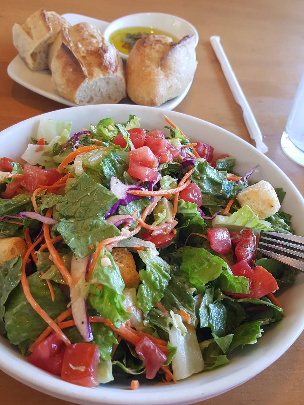 California Pizza Kitchen at Manhattan Beach | restaurant | 3320 N Sepulveda Blvd, Manhattan Beach, CA 90266, USA | 3107961233 OR +1 310-796-1233