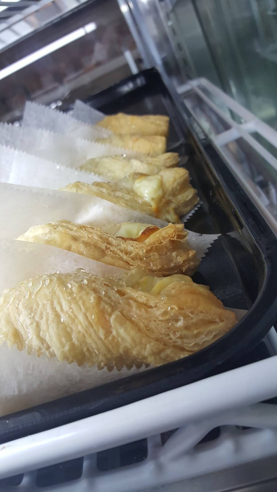 The Hot Spot | restaurant | 2318 River Ave, Camden, NJ 08105, USA | 8569663670 OR +1 856-966-3670