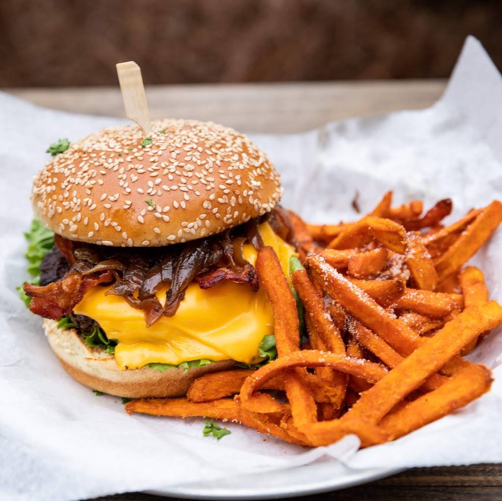 Sesame Burgers & Beer | restaurant | 4726 Spruill Ave, North Charleston, SC 29405, USA | 8435544903 OR +1 843-554-4903