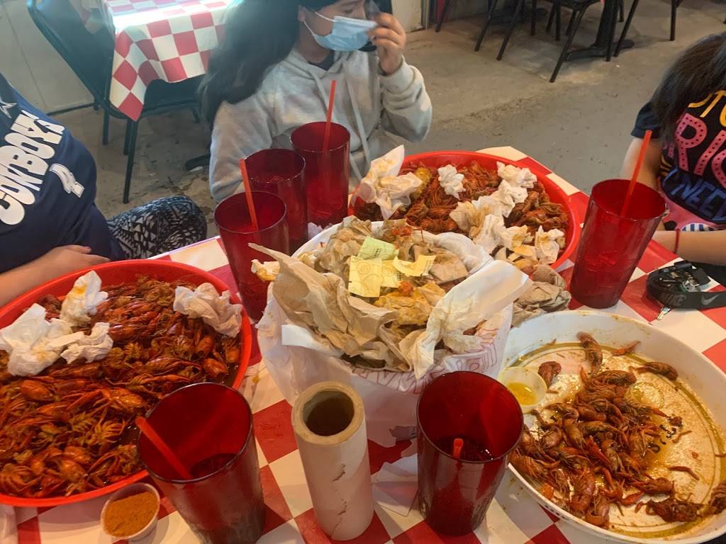 Kickin Kajun SmokeHouse | restaurant | 3435 TX-146, Bacliff, TX 77518, USA | 8328642862 OR +1 832-864-2862