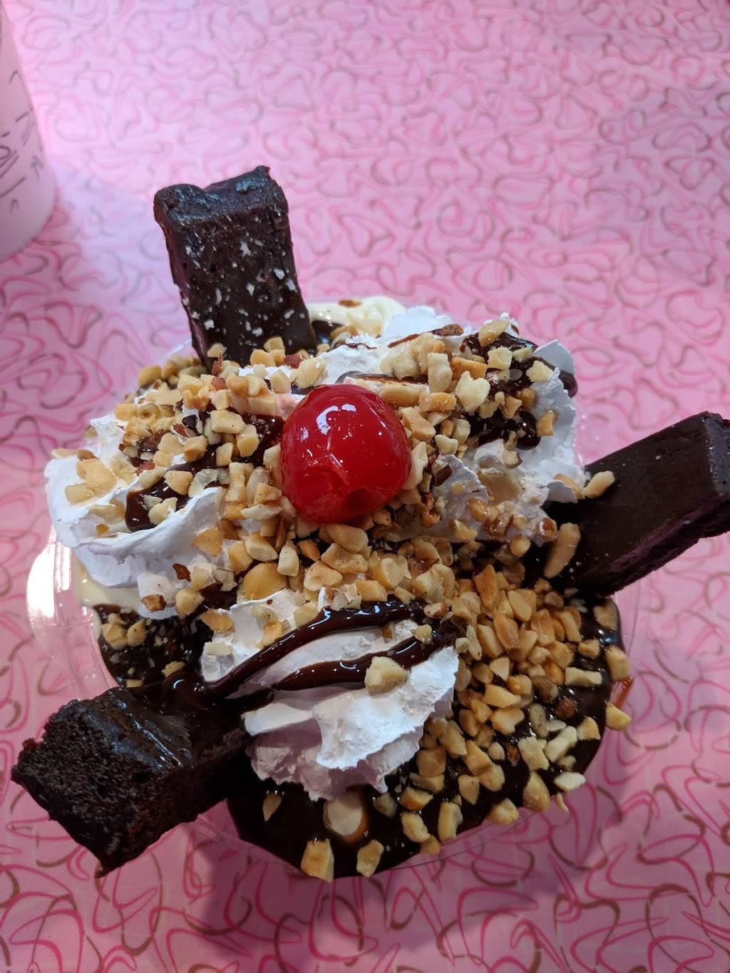 Hwy 55 Burgers Shakes & Fries | restaurant | 2132 N Locust Ave, Lawrenceburg, TN 38464, USA | 9312446745 OR +1 931-244-6745