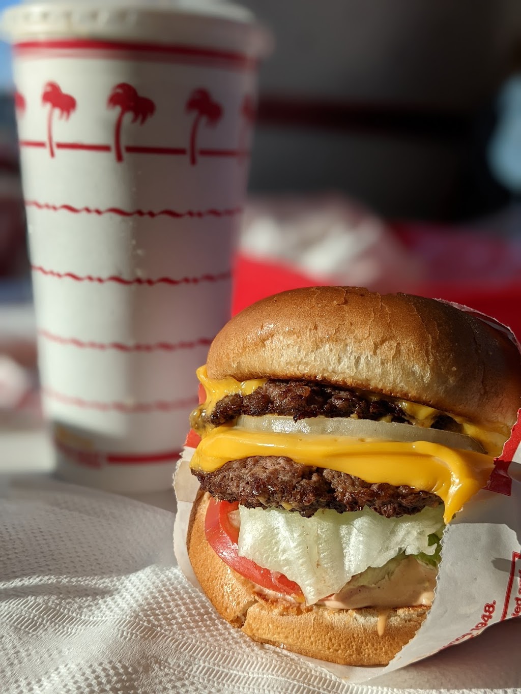 In-N-Out Burger | restaurant | 42560 Bob Hope Dr, Rancho Mirage, CA 92270, USA | 8007861000 OR +1 800-786-1000