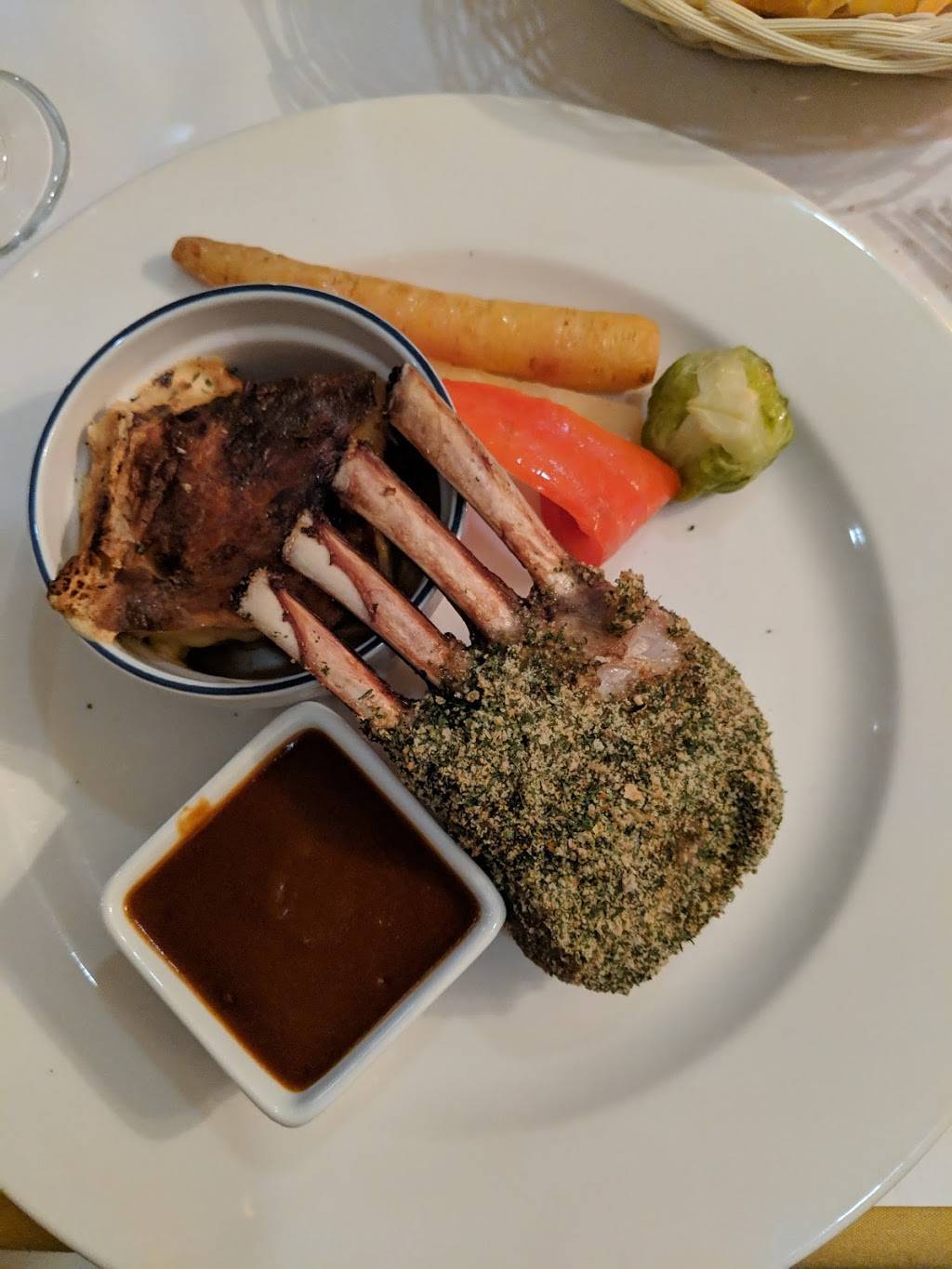 Restaurant Cest la Vie | restaurant | 708 Rue de Saint Jovite, Mont-Tremblant, QC J8E 3J8, Canada | 8196810779 OR +1 819-681-0779