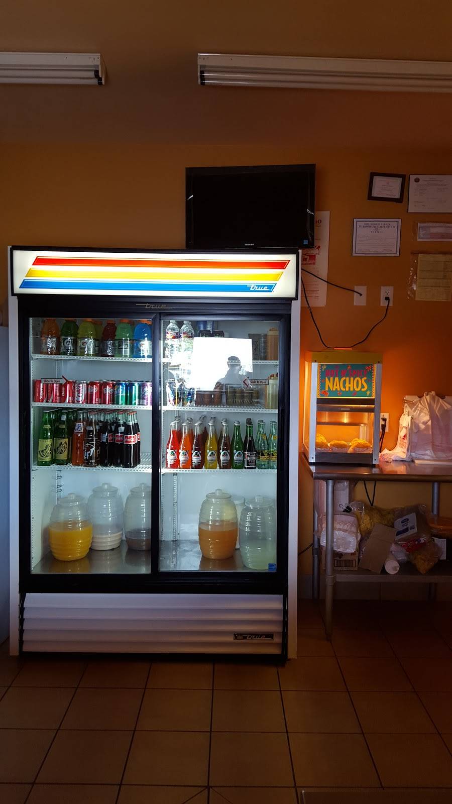 El Tucan Refresqueria | restaurant | 516 Mill Ave, Conroe, TX 77301, USA | 9365396492 OR +1 936-539-6492