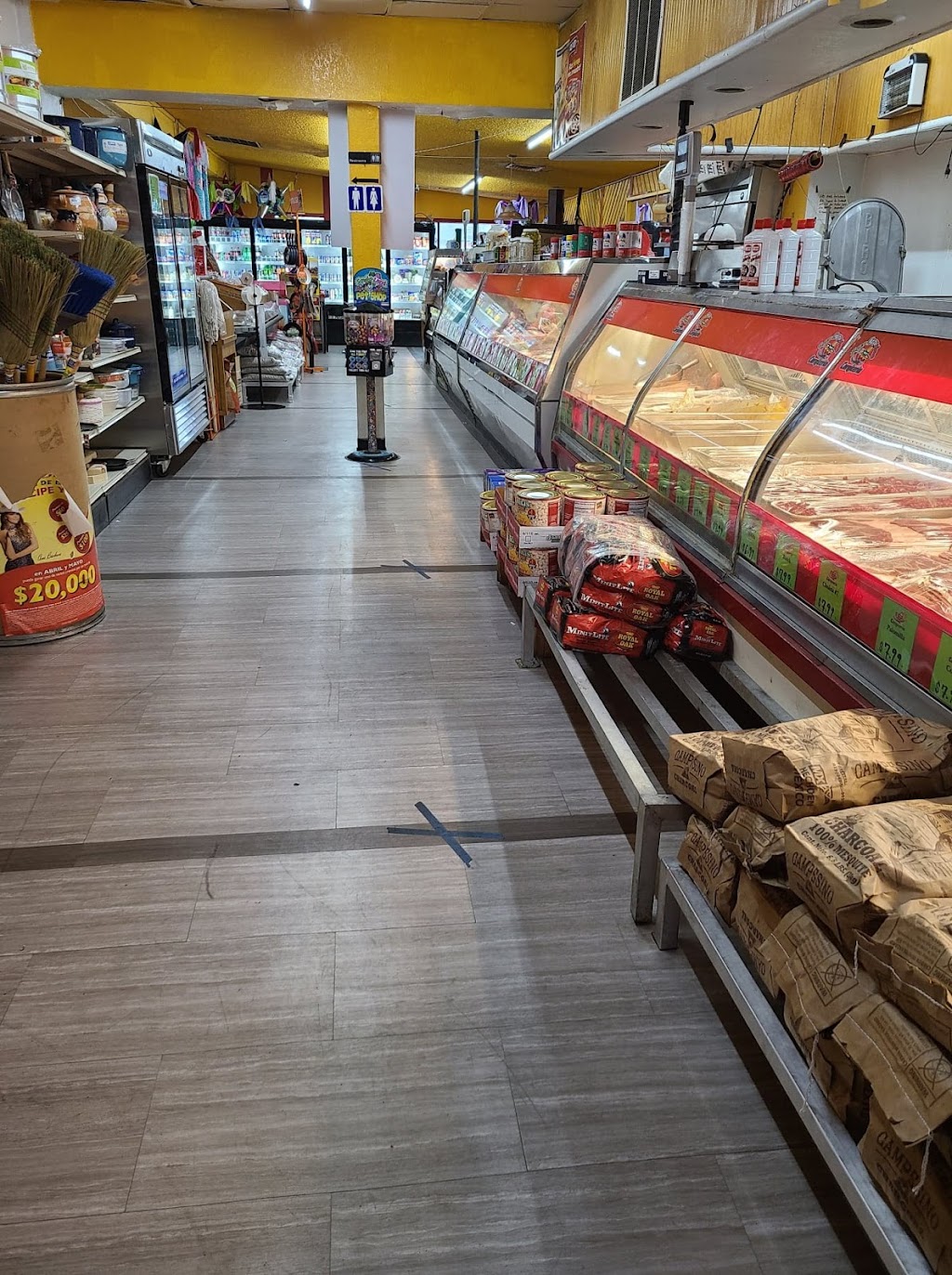 Carnicería Las Cazuelas | restaurant | 917 Main St, Longmont, CO 80501, USA | 3037766619 OR +1 303-776-6619