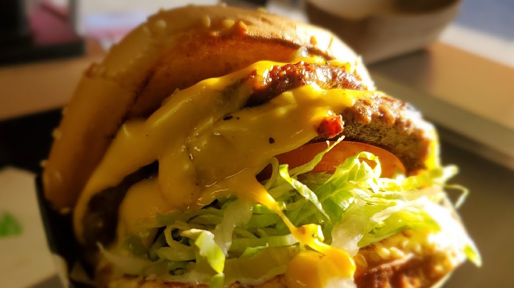 Banderas Burger Grill | restaurant | 2130 Virginia Ave, Bakersfield, CA 93307, USA | 6613778427 OR +1 661-377-8427