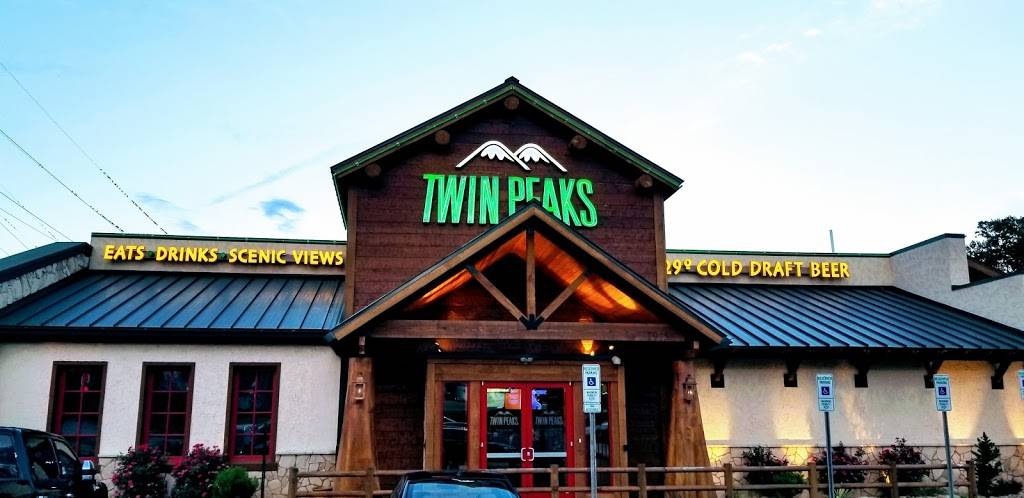 Twin Peaks Winston-Salem | restaurant | 1915 Hampton Inn Ct, Winston-Salem, NC 27103, USA | 3363069183 OR +1 336-306-9183