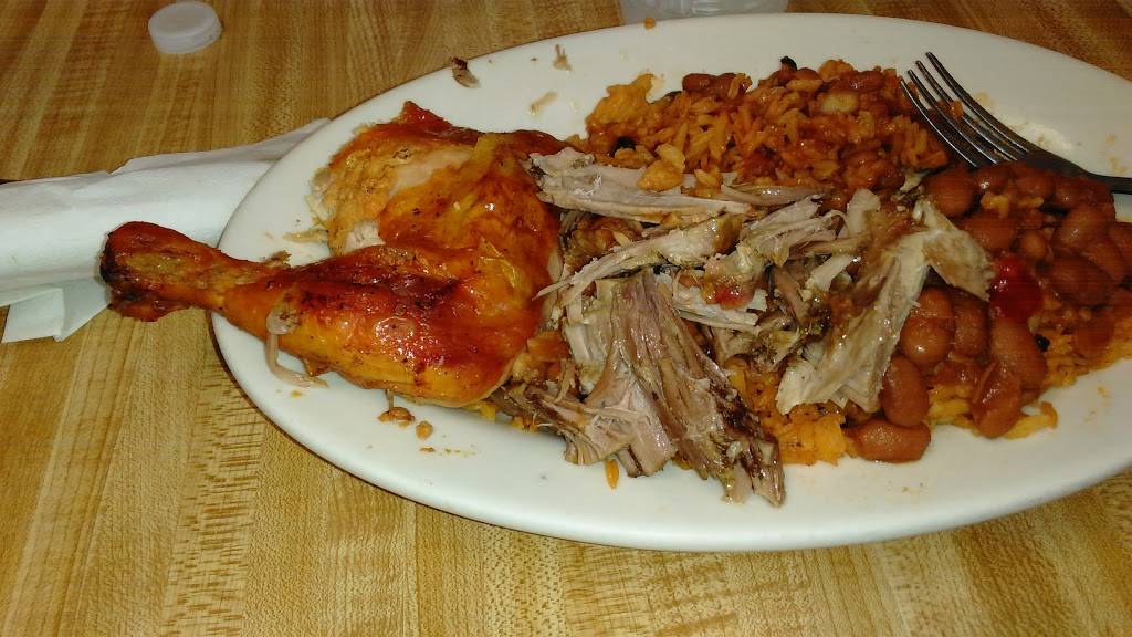 Dominican Restaurant | restaurant | 645 Rodman St, Fall River, MA 02721, USA | 5086767615 OR +1 508-676-7615