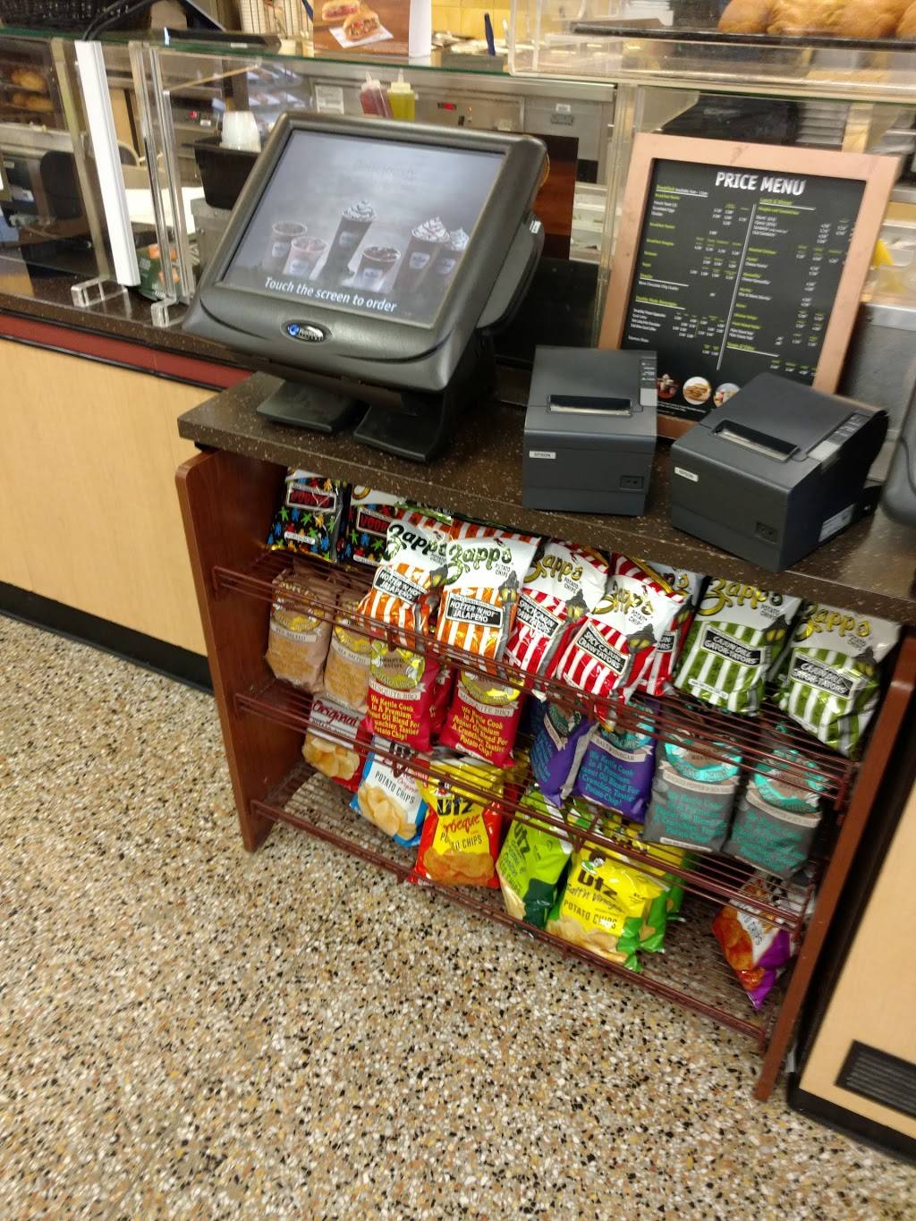 Wawa | cafe | 600 N West End Blvd, Quakertown, PA 18951, USA | 2155384393 OR +1 215-538-4393