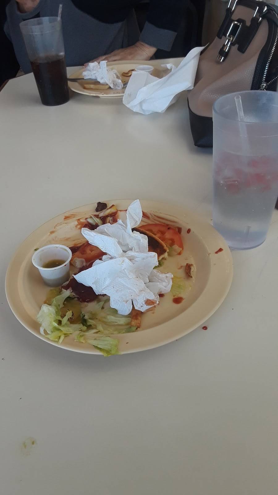 Hamburger House | restaurant | 676 N Carolina Dr, El Paso, TX 79915, USA | 9155935750 OR +1 915-593-5750