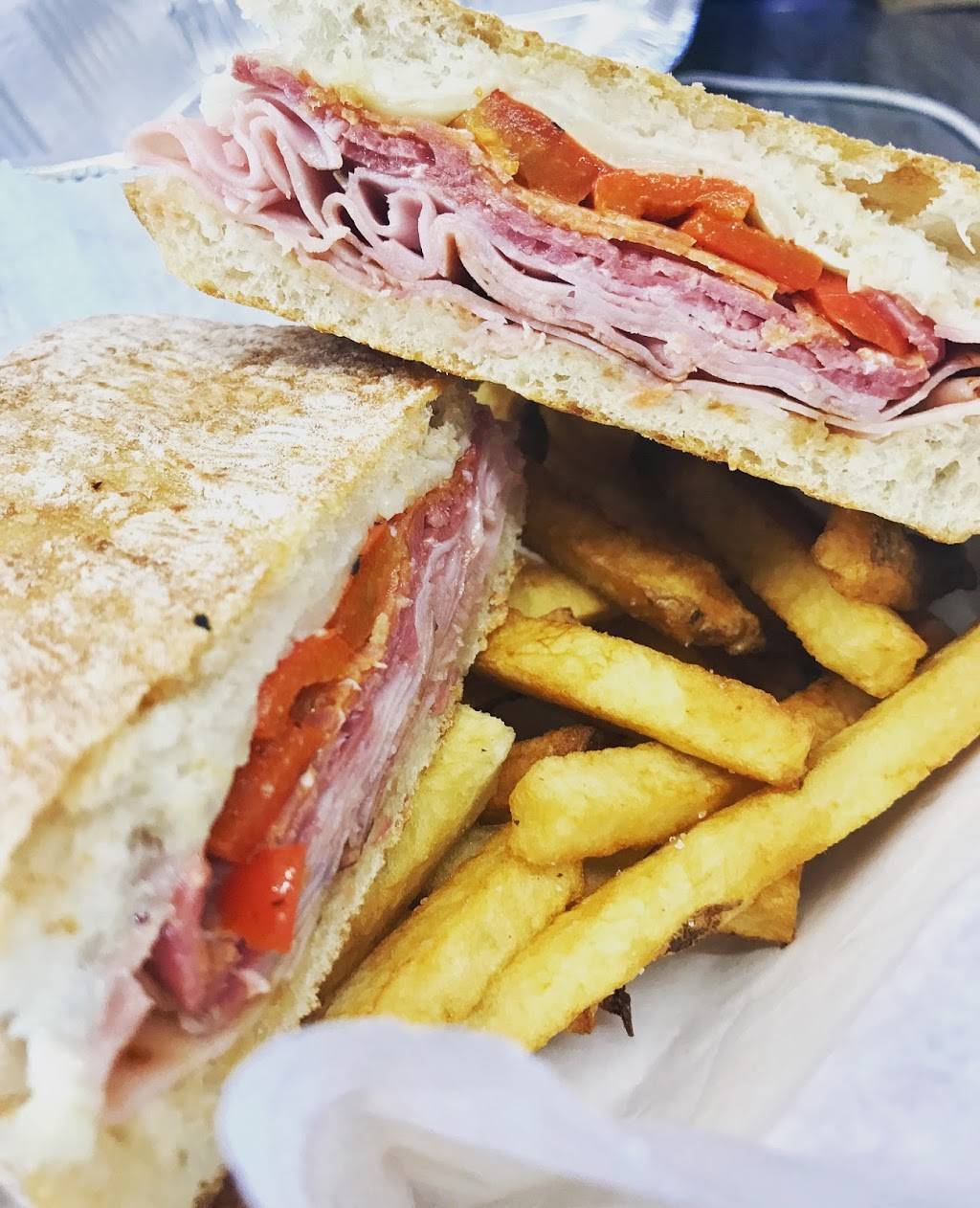 Melly Ps Food Truck | restaurant | 43 School Ground Rd, Branford, CT 06405, USA | 8556355977 OR +1 855-635-5977