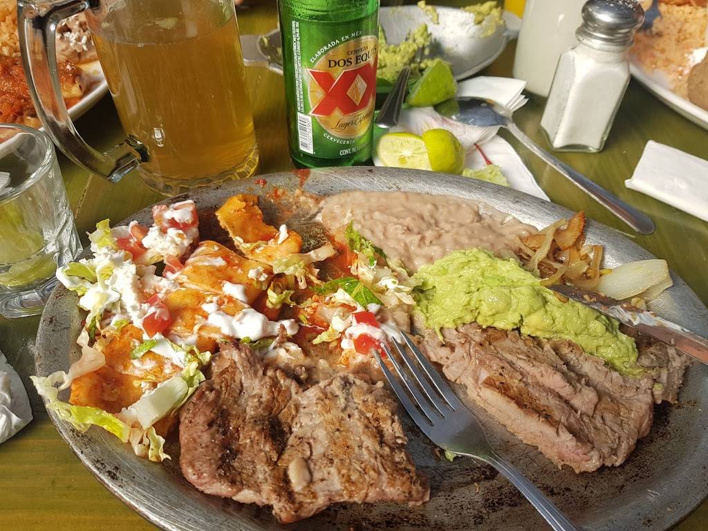 La Estancia | restaurant | Calle, Francisco Villa 316, Villa de Guadalupe, 22710 Rosarito, B.C., Mexico | 016616130695 OR +52 661 613 0695