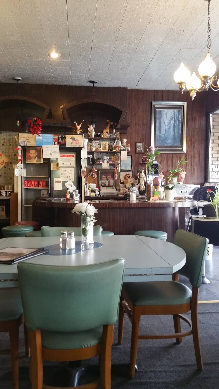 Delta Restaurant | restaurant | 3205 N Cicero Ave, Chicago, IL 60641, USA | 7736646385 OR +1 773-664-6385