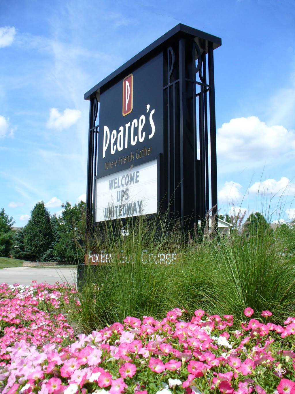 Pearces Pub & Banquets | restaurant | 3516 US-34, Oswego, IL 60543, USA | 6305548905 OR +1 630-554-8905