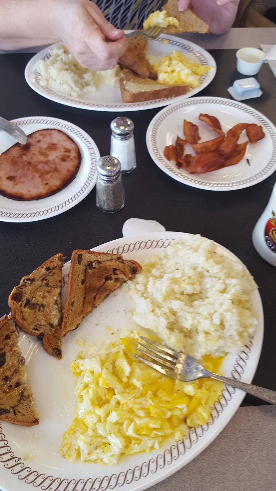 Waffle House | meal takeaway | 1803 W Main St, League City, TX 77573, USA | 2813384418 OR +1 281-338-4418