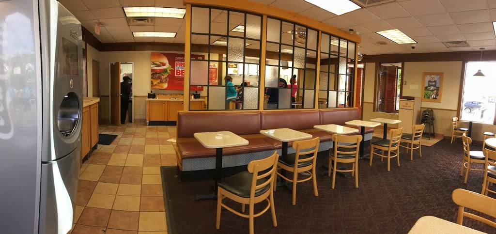 Wendys | restaurant | 2725 W Capitol, Milwaukee, WI 53216, USA | 4148734835 OR +1 414-873-4835
