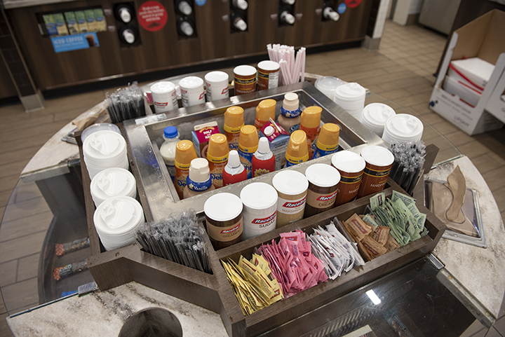 Frank and Marys Tavern | restaurant | 2905 N Elston Ave, Chicago, IL 60618, USA | 7734638179 OR +1 773-463-8179