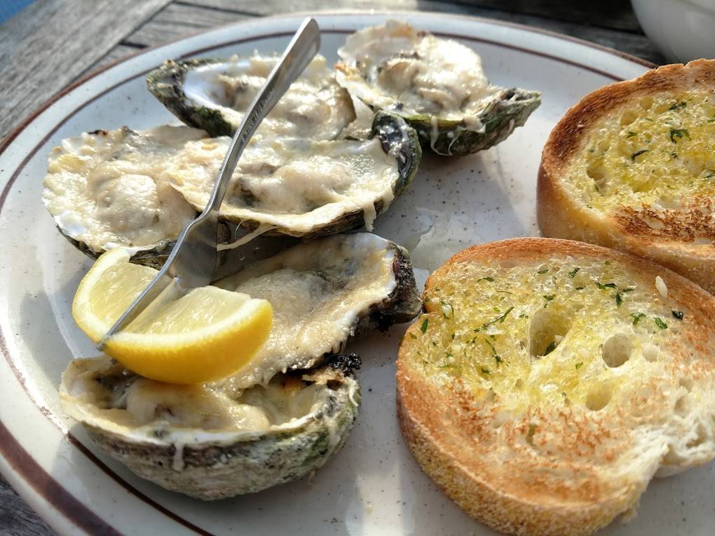 Hudsons Seafood House On The Docks | restaurant | 1 Hudson Rd, Hilton Head Island, SC 29926, USA | 8436812772 OR +1 843-681-2772