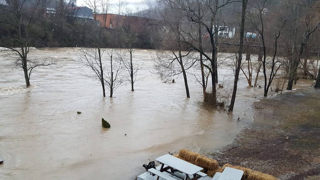 Time Out Pizza & Grill | restaurant | 100 Patty Loveless Dr, Elkhorn City, KY 41522, USA | 6067544222 OR +1 606-754-4222