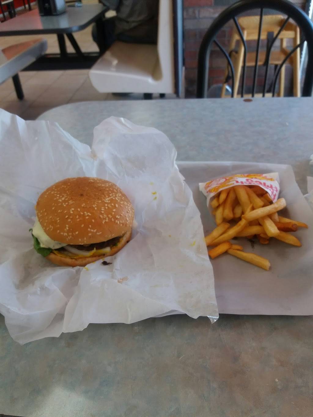 Tastys | restaurant | 9425 Blue Ridge Blvd, Kansas City, MO 64138, USA | 8165691618 OR +1 816-569-1618