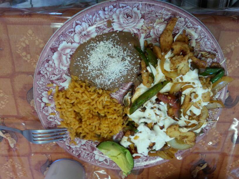 Tio Santos Restaurant | restaurant | 694 N Pearl St, Bridgeton, NJ 08302, USA | 8564593030 OR +1 856-459-3030